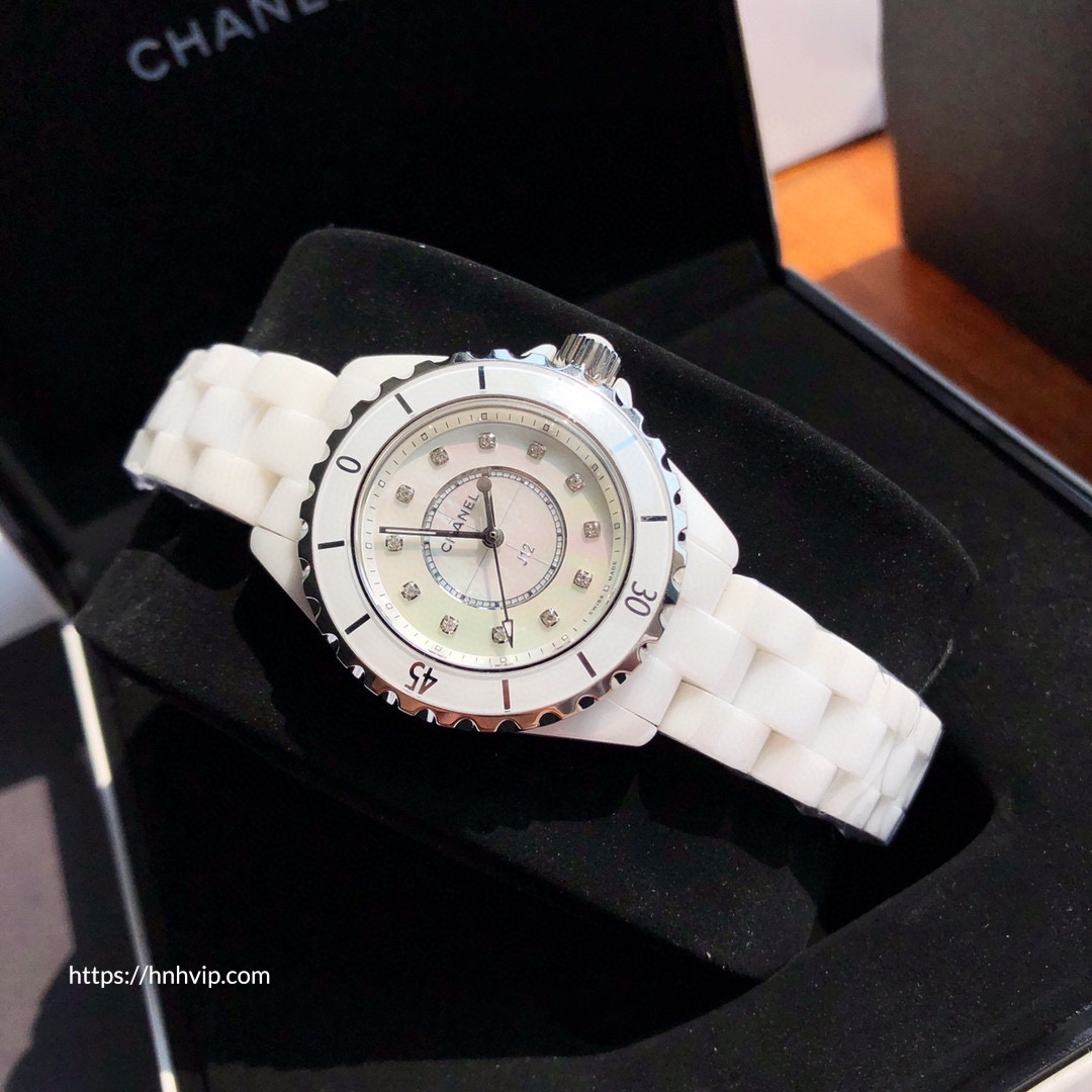 Chanel J12 WATCH, 33 MM