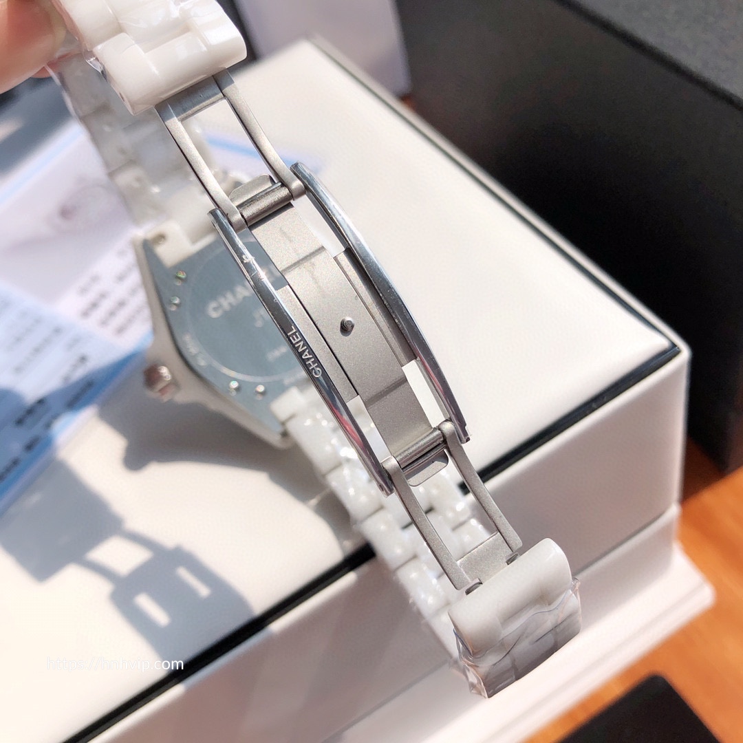 Chanel J12 WATCH, 33 MM