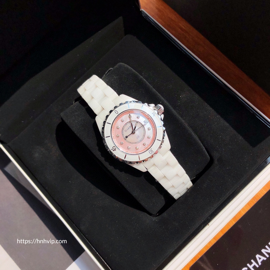 Chanel J12 WATCH, 33 MM