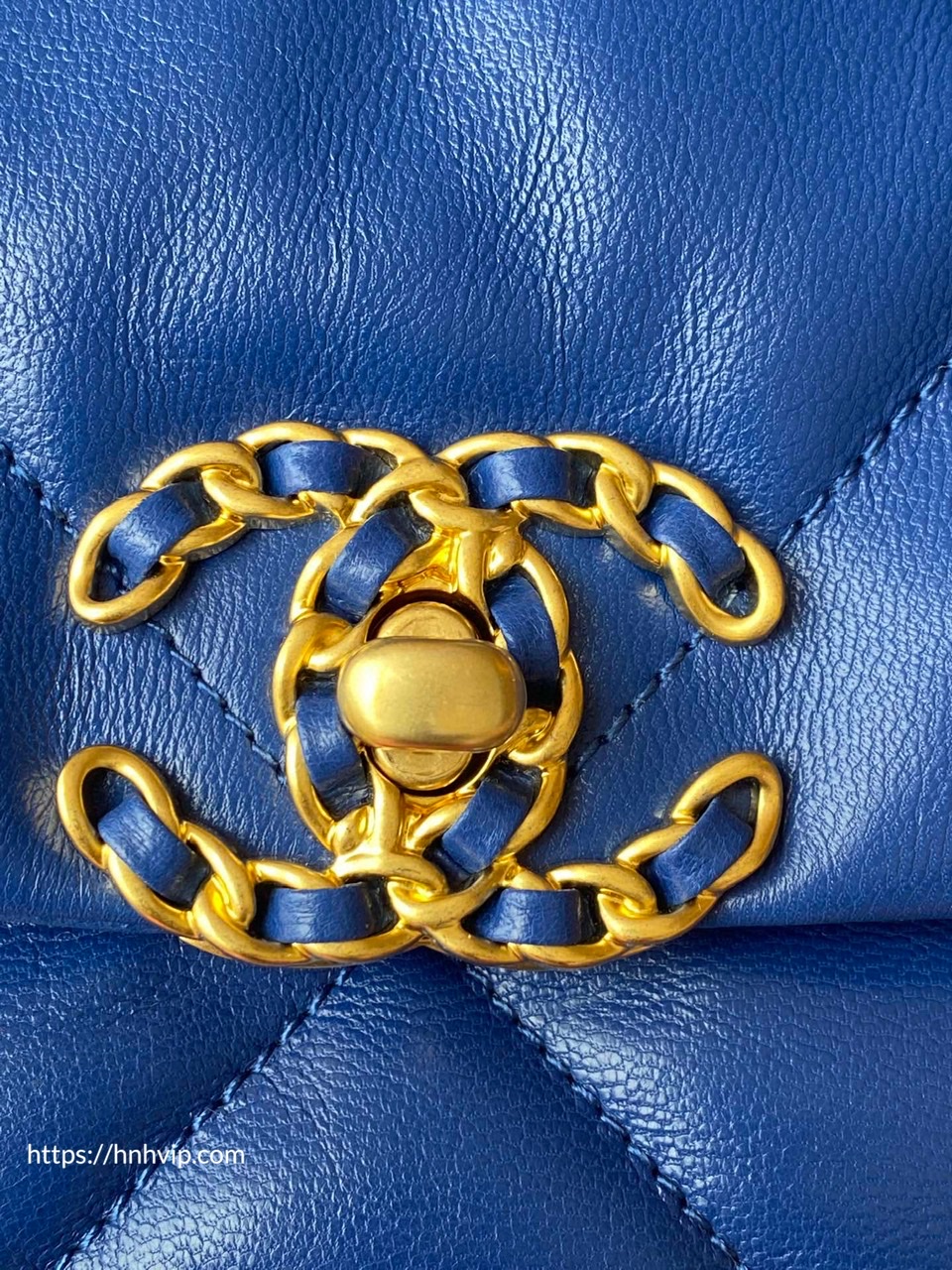 CHANEL 19 HANDBAG