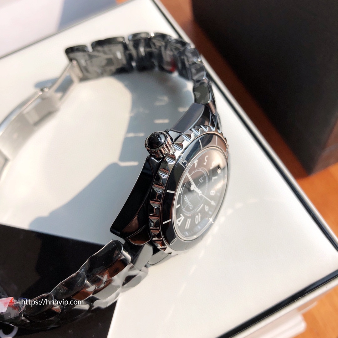 Chanel J12 WATCH, 33 MM