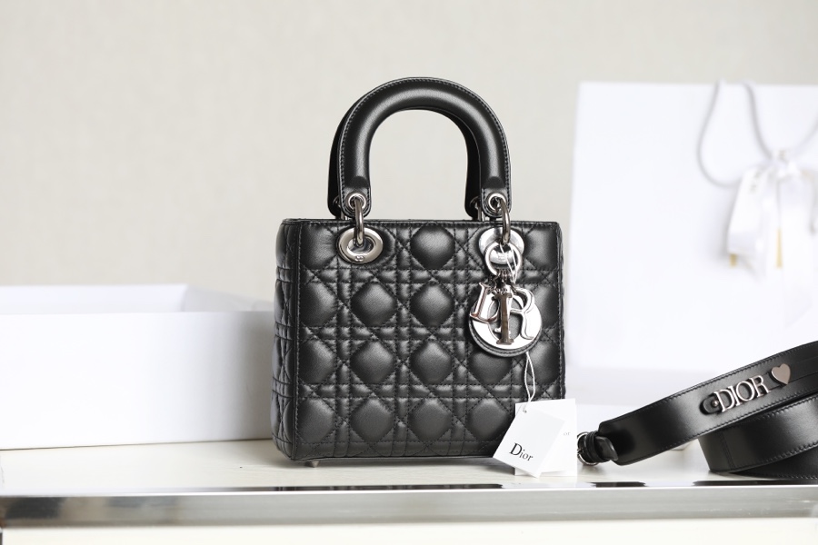 Dior SMALL LADY DIOR MY ABCDIOR BAGBlack Cannage Lambskin M0538BCAL_M900