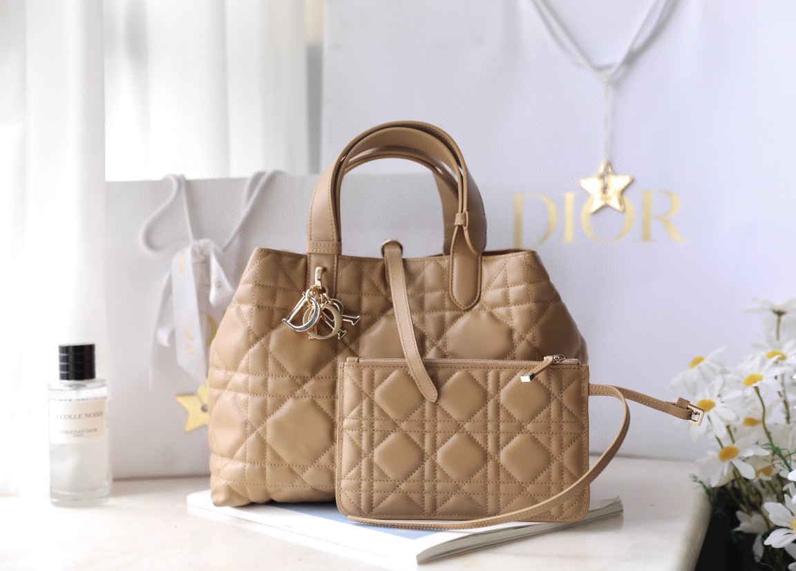 DIOR MEDIUM DIOR TOUJOURS BAG Tan Macro cannage Calfskin M2821OSHJ