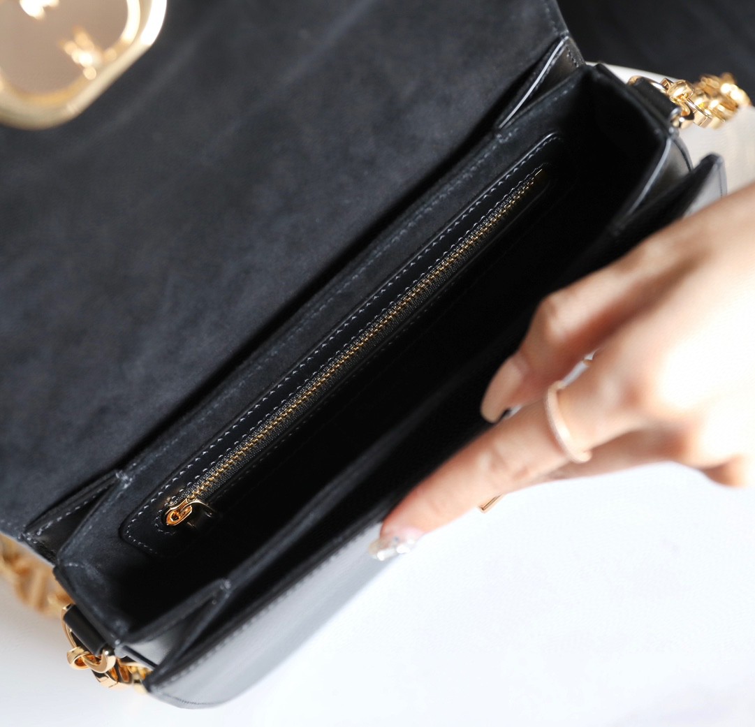 Dior 30 MONTAIGNE AVENUE BAG Black Box Calfskin M9260UMOA