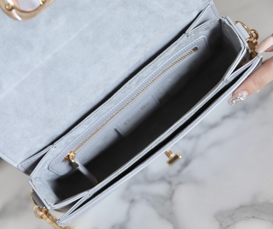 Dior 30 MONTAIGNE AVENUE BAG Ethereal Gray Box Calfskin M9260UMOA