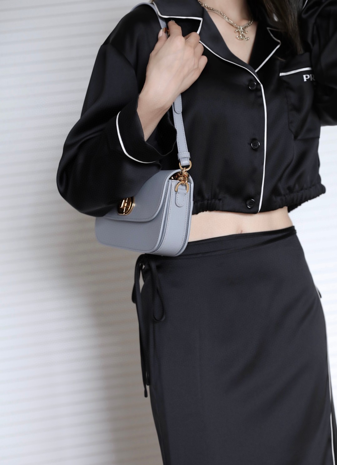 Dior 30 MONTAIGNE AVENUE BAG Ethereal Gray Box Calfskin M9260UMOA