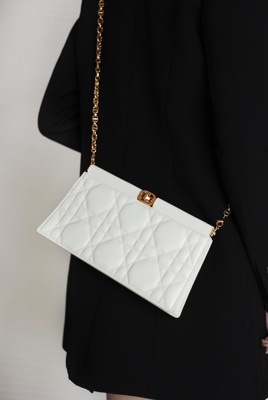 Dior Caro Colle Latte Clutch With Chain Black Cannage S5166UDBB