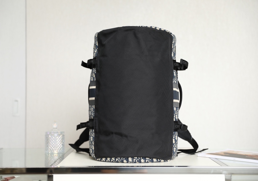 DIOR LARGE DIORTRAVEL BACKPACK Blue Dior Oblique Technical Jacquard M6103STZQ_M928