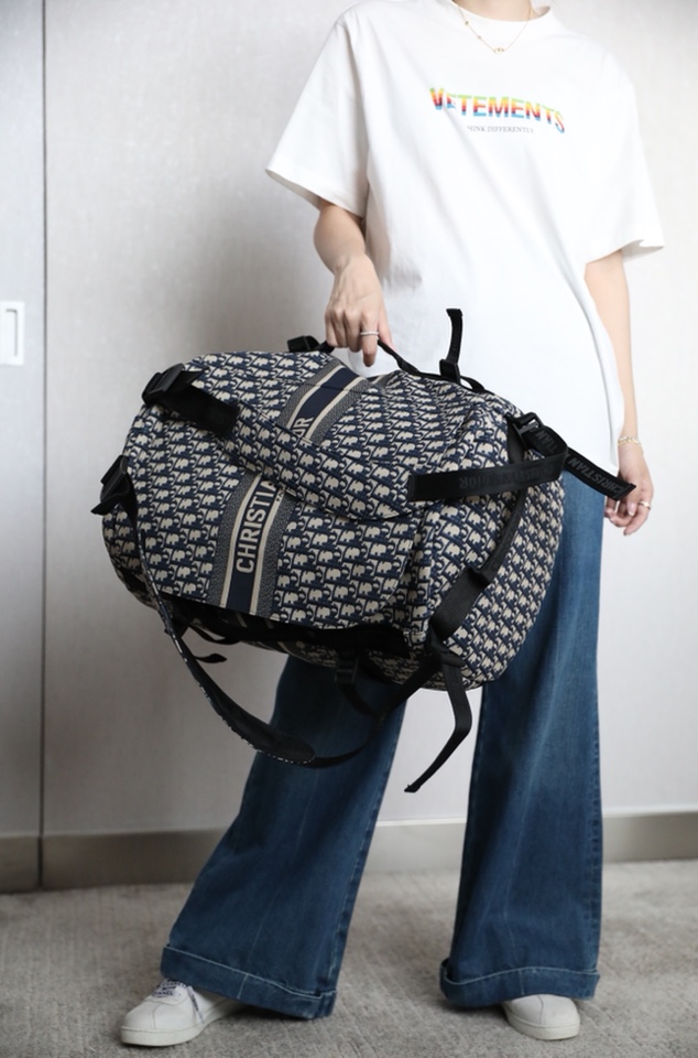 DIOR LARGE DIORTRAVEL BACKPACK Blue Dior Oblique Technical Jacquard M6103STZQ_M928