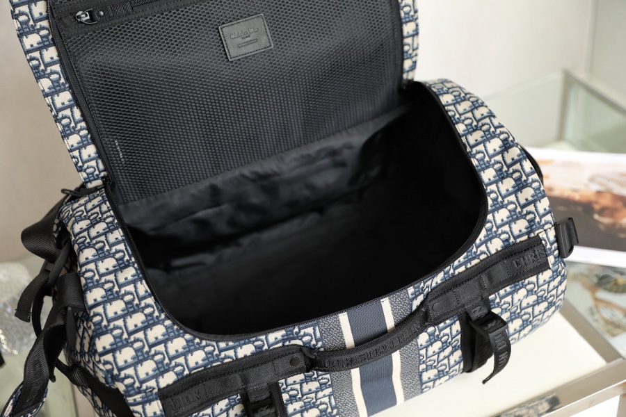 DIOR LARGE DIORTRAVEL BACKPACK Blue Dior Oblique Technical Jacquard M6103STZQ_M928