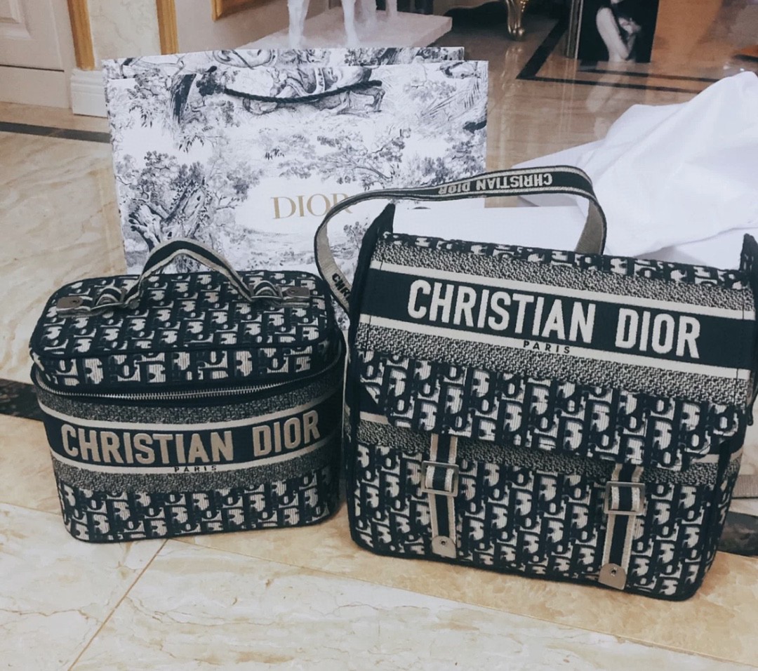 DIOR DIORTRAVEL OBLIQUE VANITY