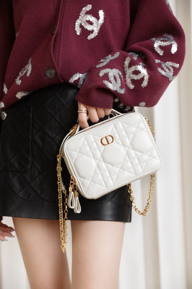 DIOR CARO BOX BAGLatte Quilted Macrocannage Calfskin S5140UNGX