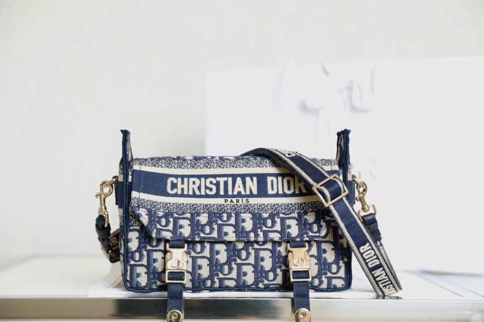 DIOR SMALL DIORCAMP BAG Blue Dior Oblique EmbroideryM1241ORIW_M928