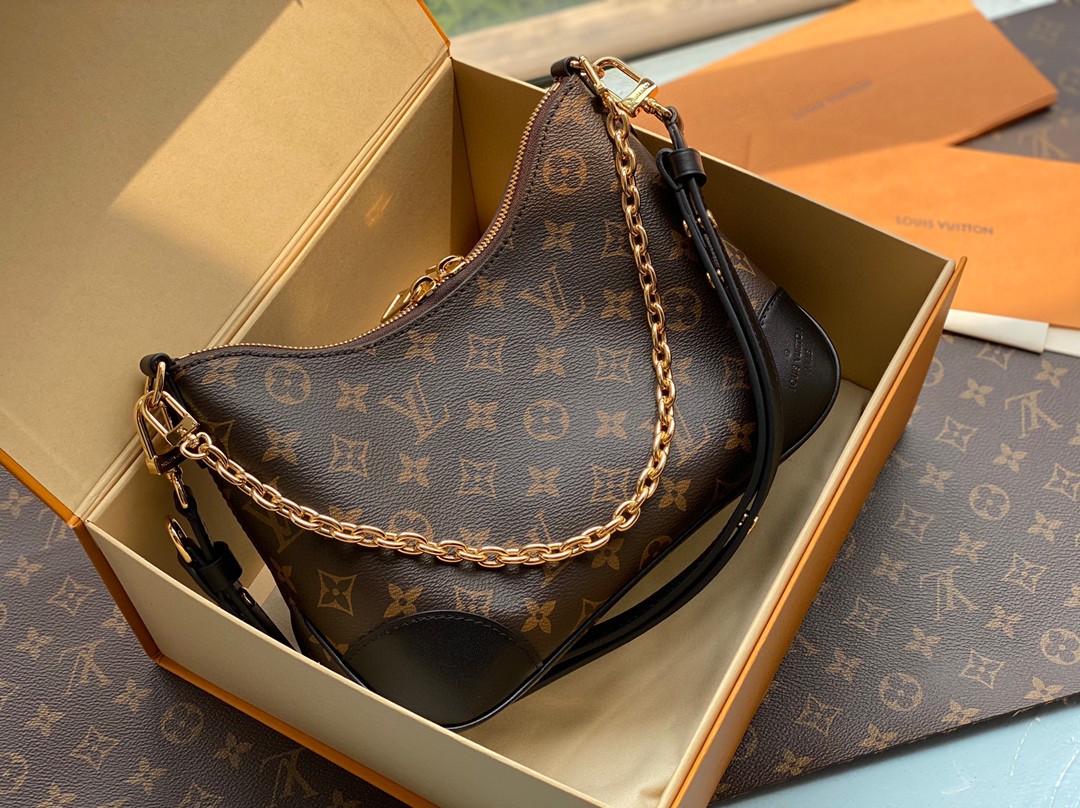LOUIS VUITTON M45831 Boulogne Bag
