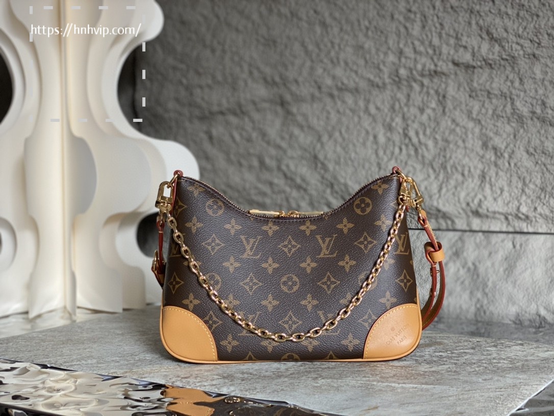 LOUIS VUITTON M45832 Boulogne Bag