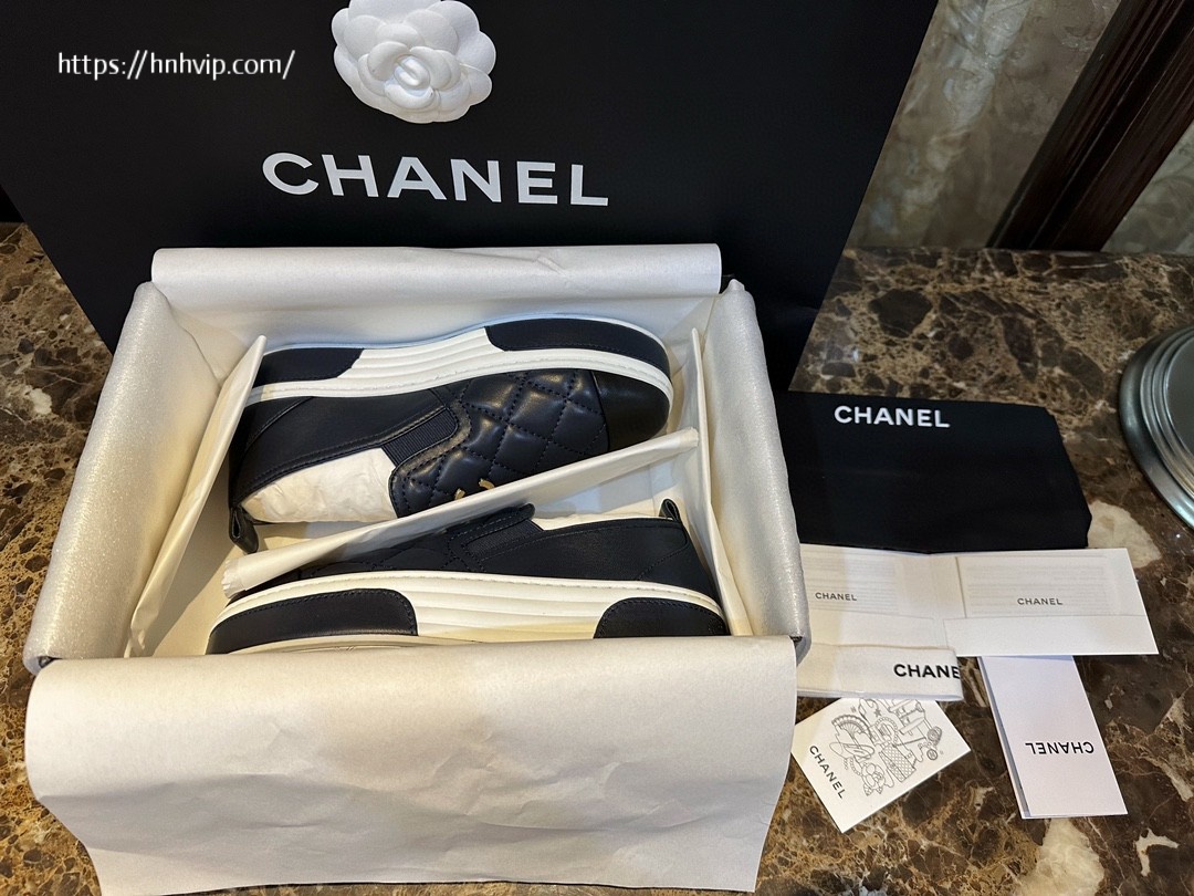 CHANEL Lambskin Quilted CC Stroll Sneakers G39180