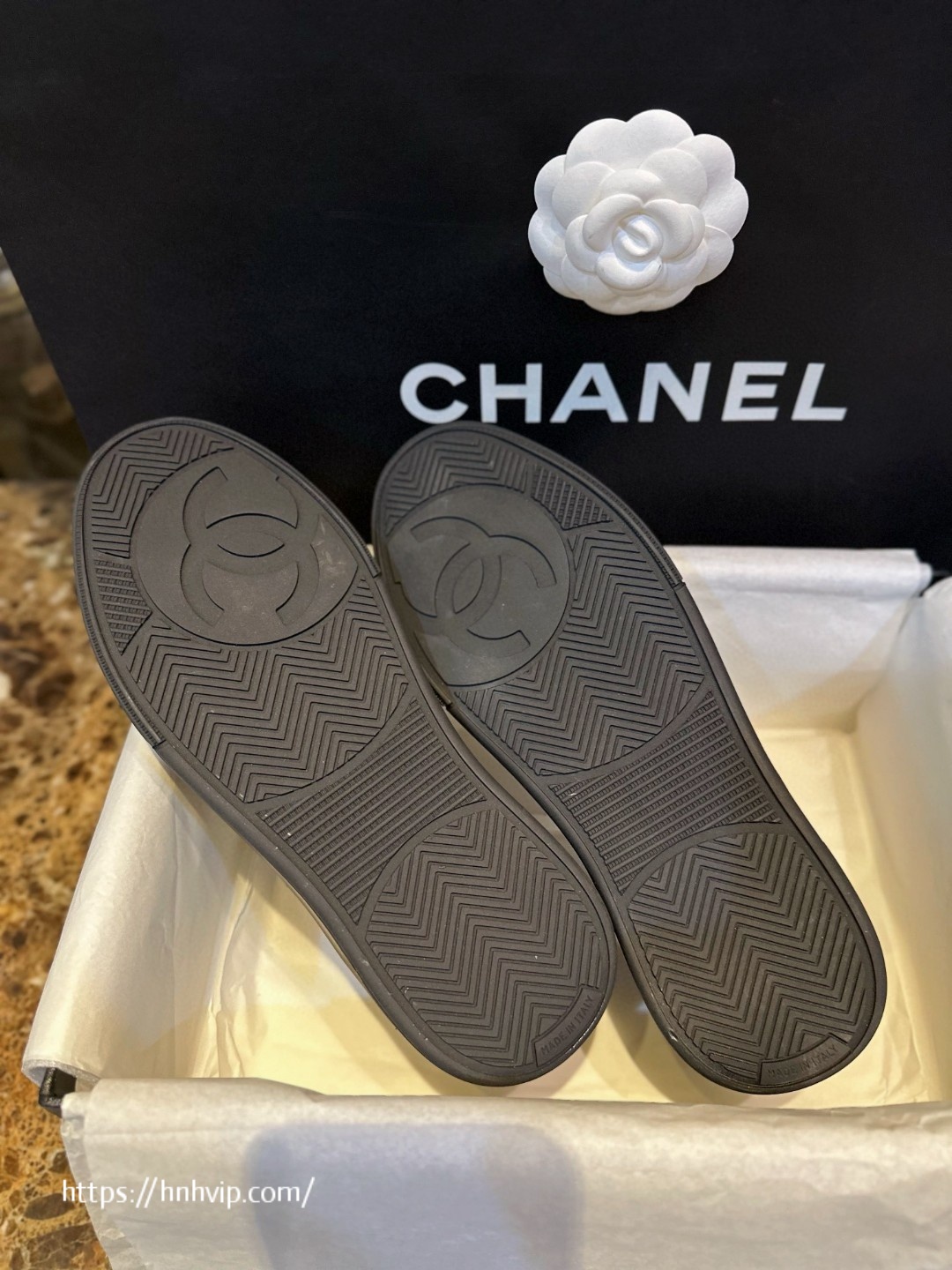 Chanel black sneakers G45079