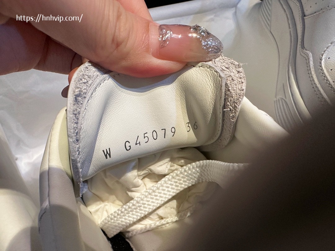 Chanel white sneakers G45079
