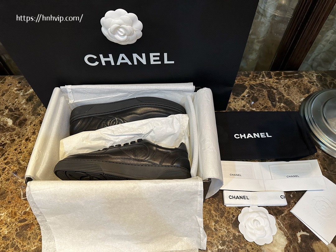 Chanel black sneakers G45079