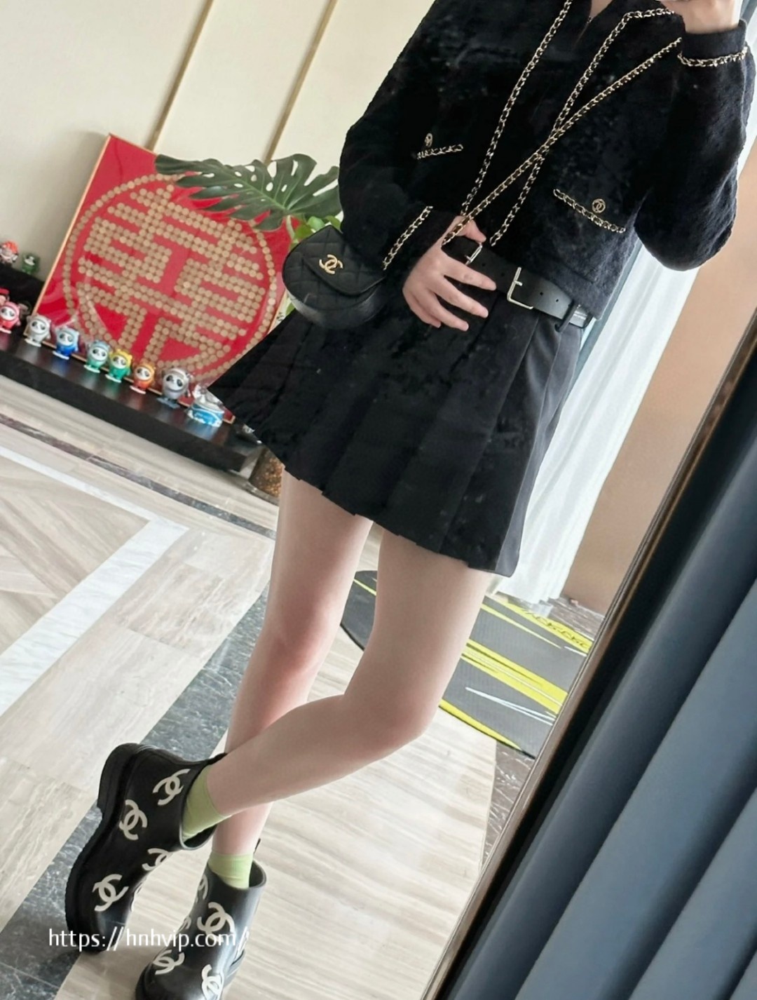 CHANEL REAIN BOOT LOGO