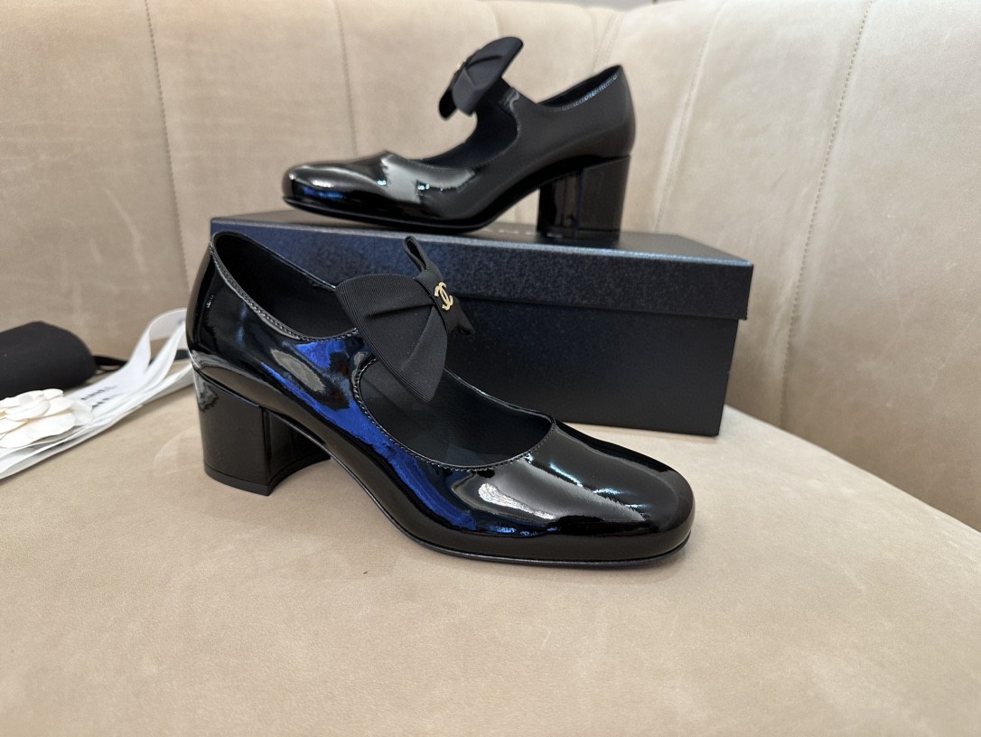 CHANEL G45356 MARY JANES Patent Calfskin & Grosgrain Black