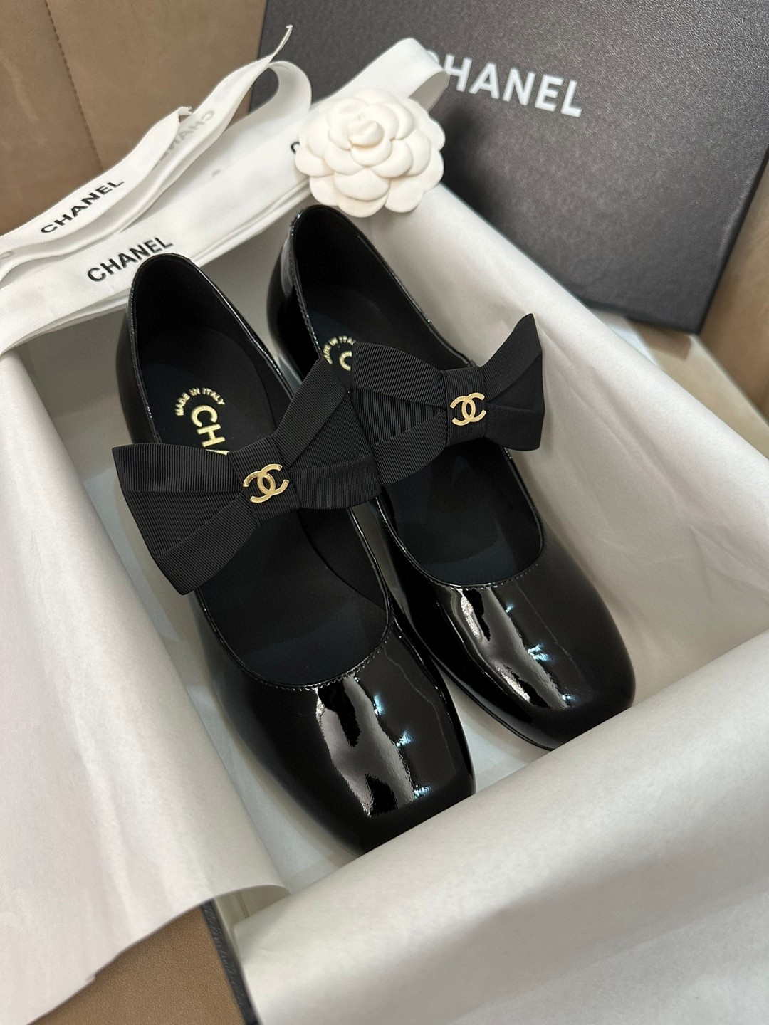 CHANEL G45356 MARY JANES Patent Calfskin & Grosgrain Black