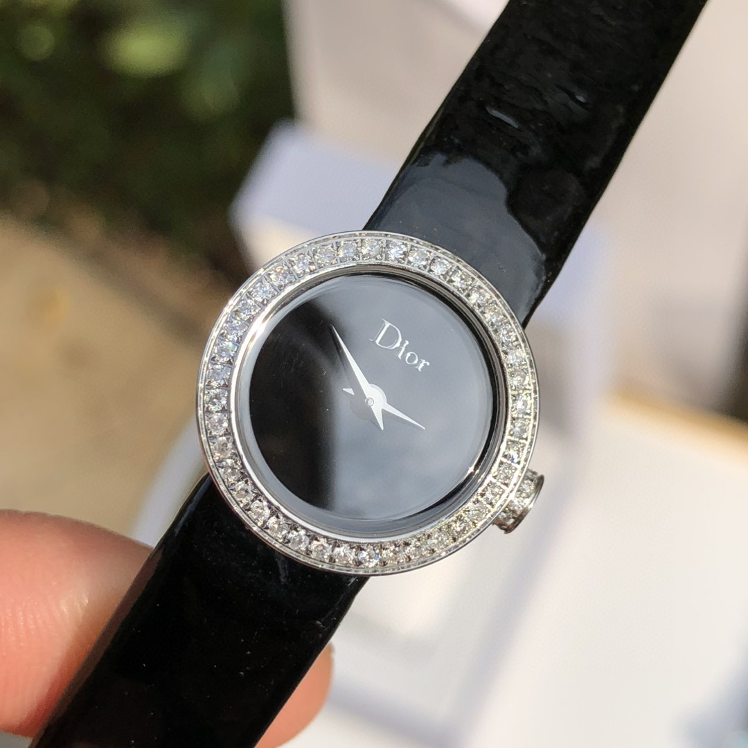 Christian Dior Mini D de Dior Satine 19