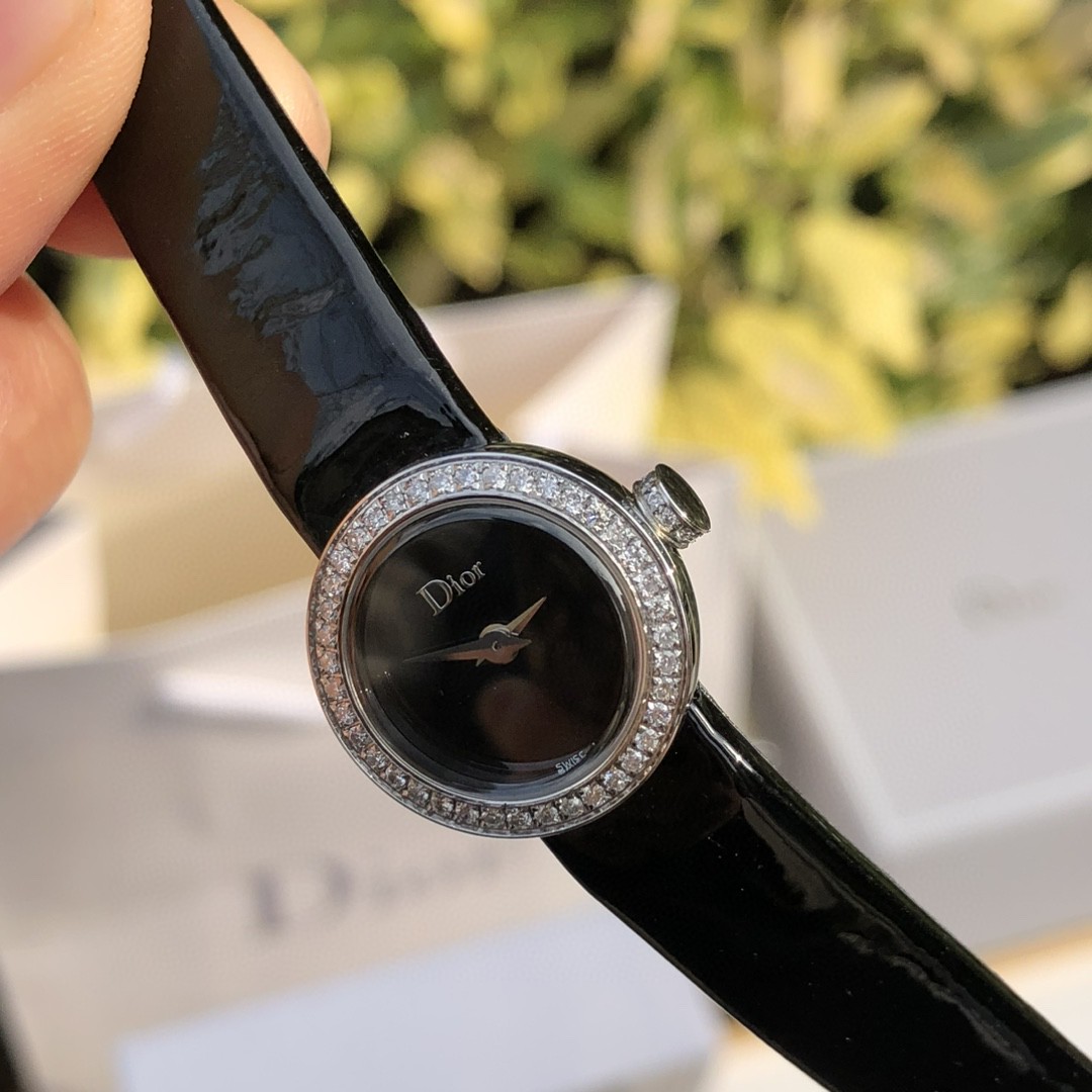 Christian Dior Mini D de Dior Satine 19