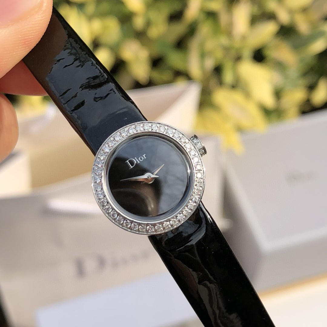 Christian Dior Mini D de Dior Satine 19