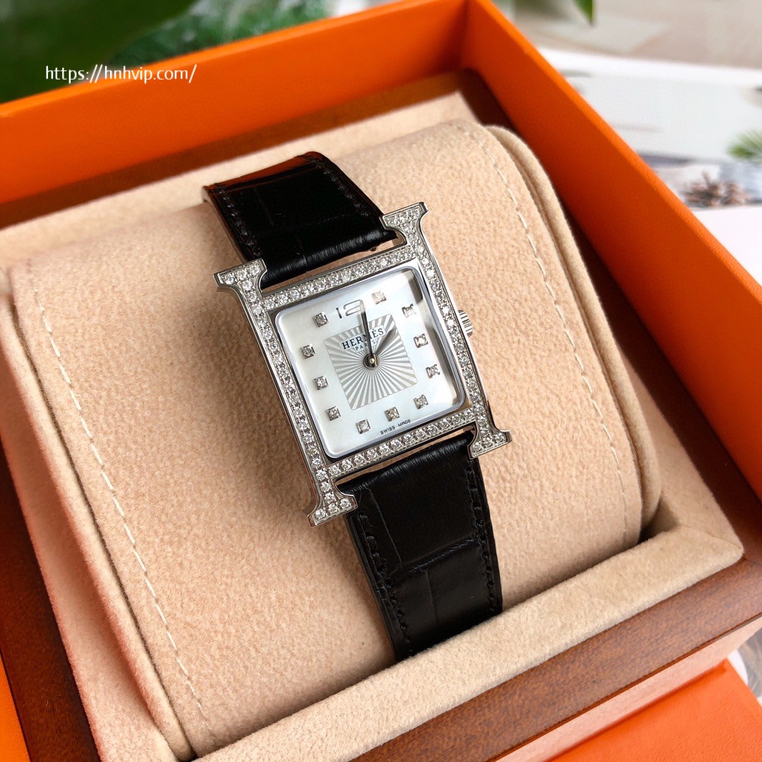 Hermes H Hour 036880WW00 Medium MM 26mm