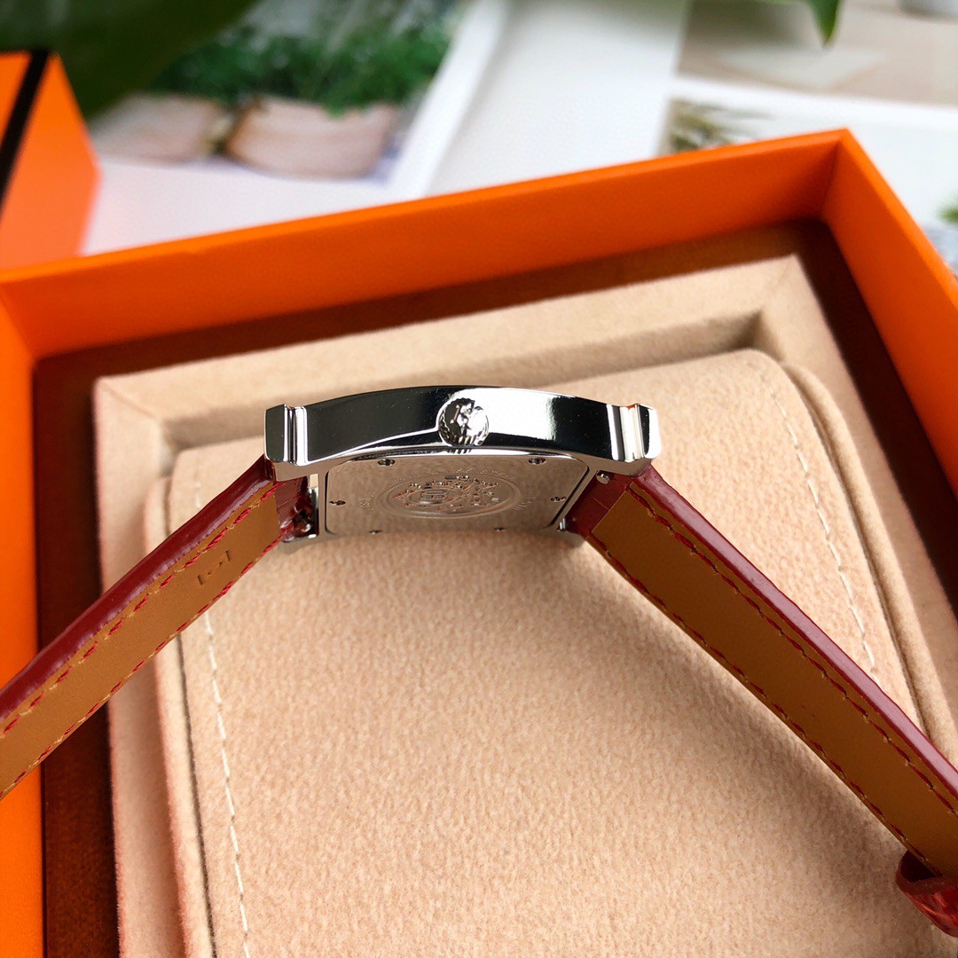 Hermes H Hour W036818WW00 Medium MM 26mm