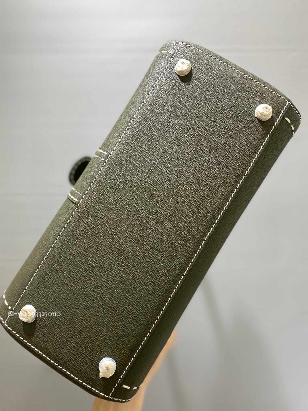 Delvaux Brillant MM Surpiqué grained Calf leather Khaki