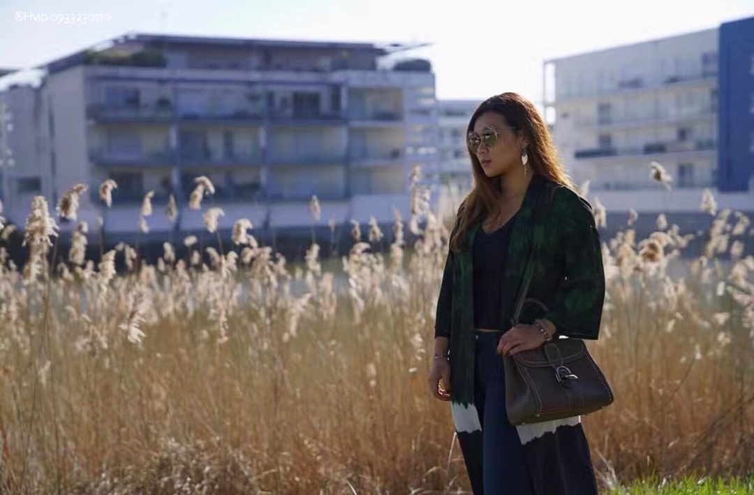 Delvaux Brillant MM Surpiqué grained Calf leather gris etoupe