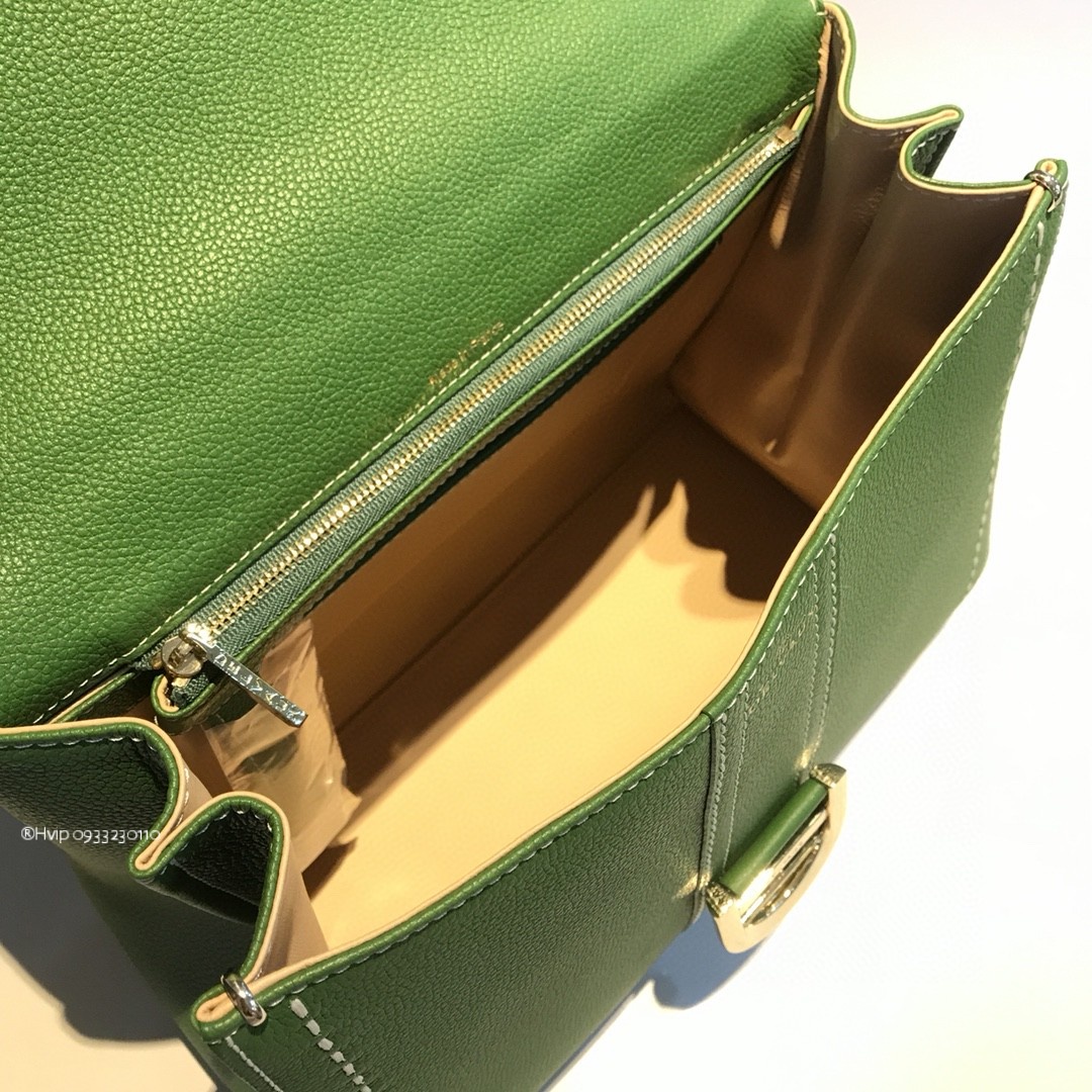 Delvaux Brillant MM Surpiqué grained Calf leather green