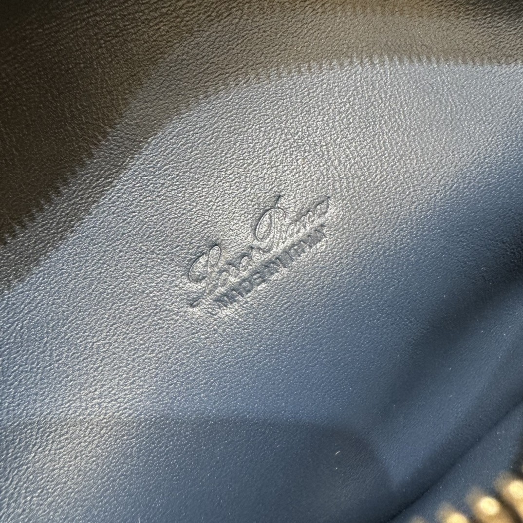 Loro Piana Extra Pocket L19 Grained Calfskin FAN4045 navy