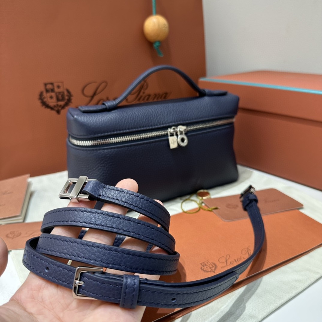 Loro Piana Extra Pocket L19 Grained Calfskin FAN4045 navy