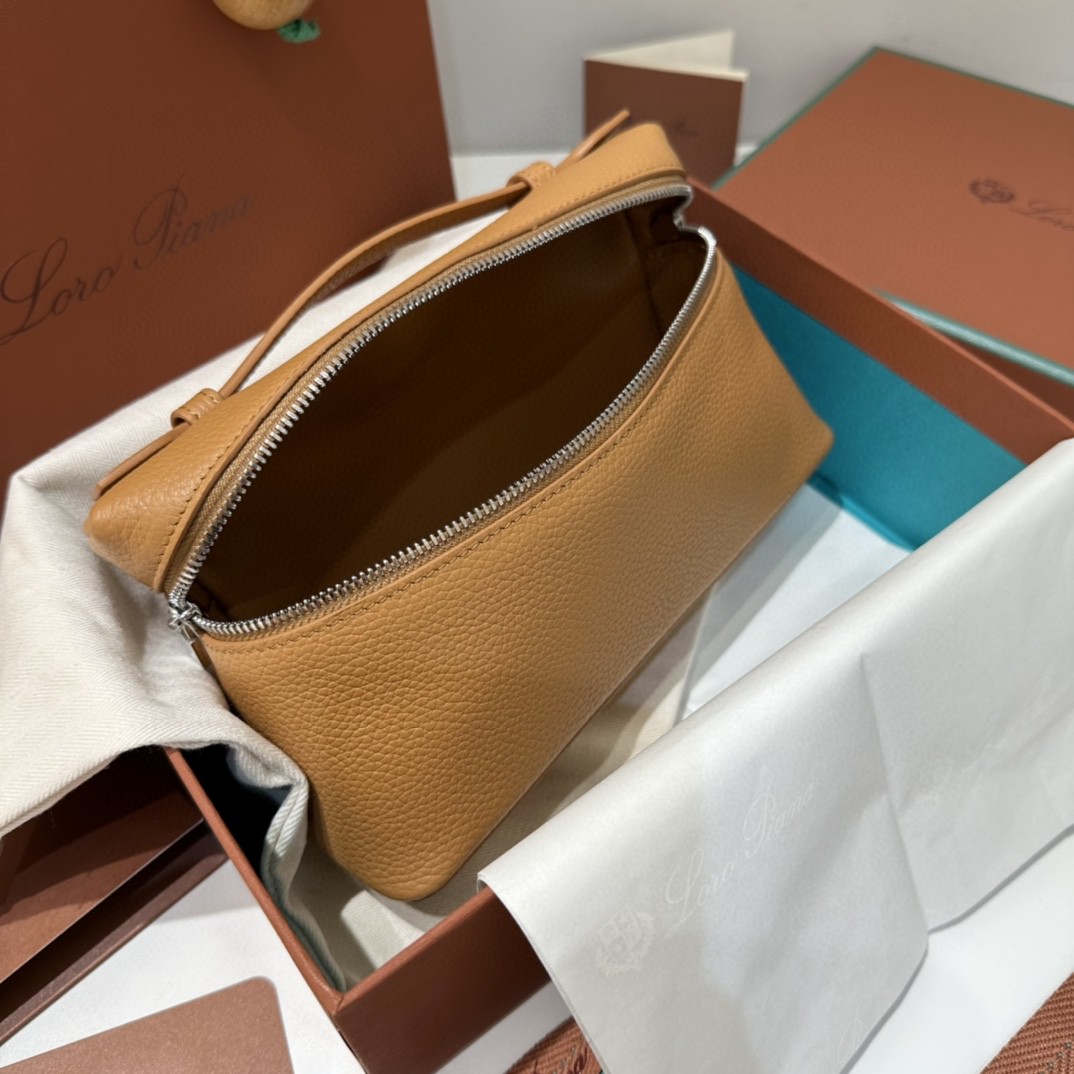 Loro Piana Extra Pocket L19 Grained Calfskin FAN4045