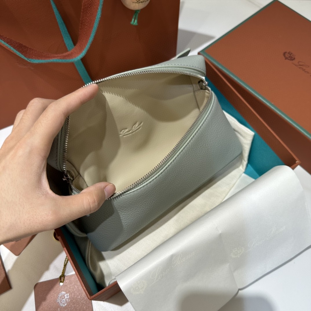 Loro Piana Extra Pocket L19 Grained Calfskin FAN4045