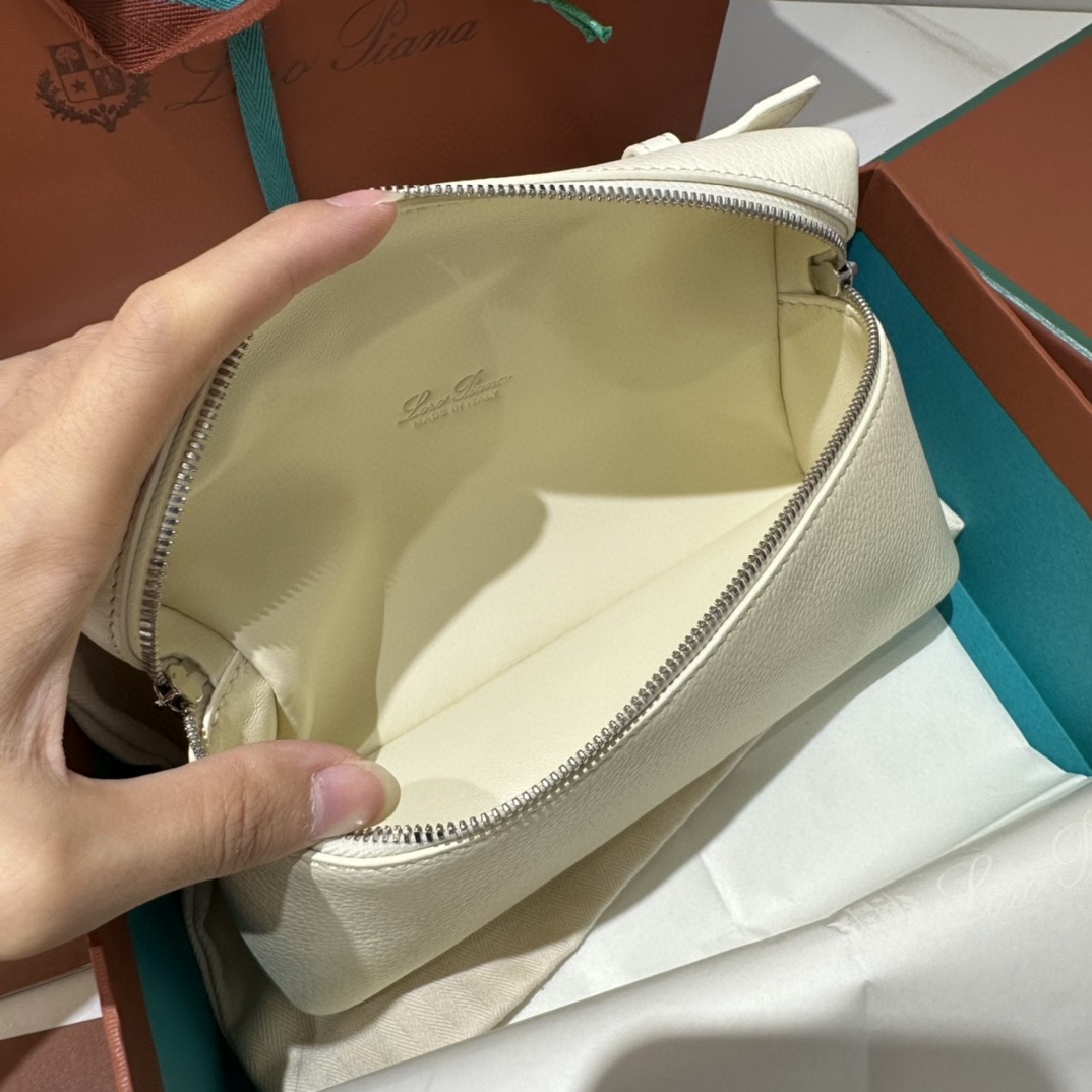 Loro Piana Extra Pocket L19 Grained Calfskin FAN4045