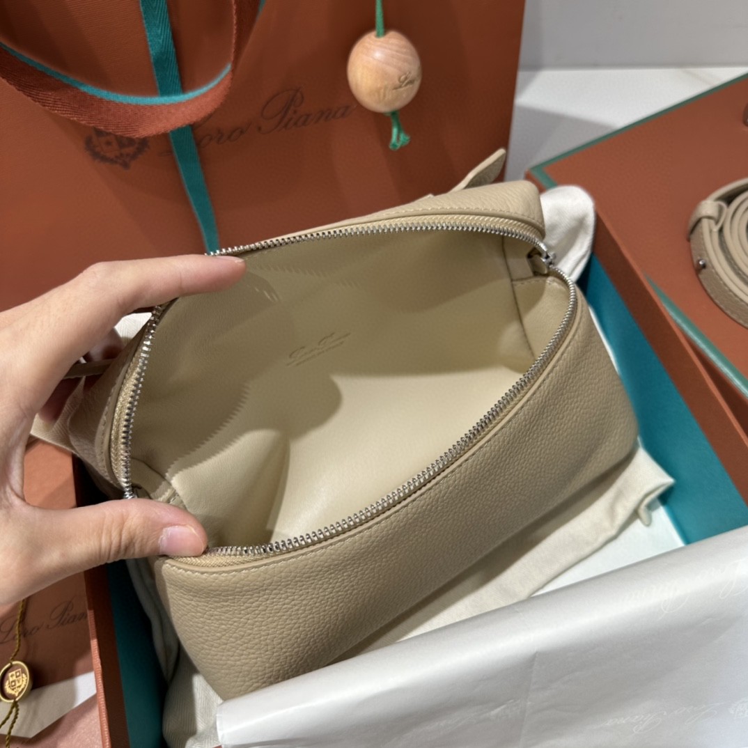 Loro Piana Extra Pocket L19 Grained Calfskin FAN4045