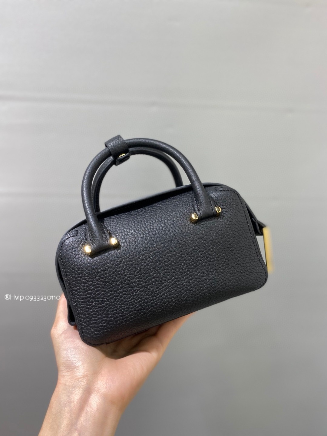 Delvaux Cool Box Nano in Taurillon Soft AA0669AQY099ZDO black