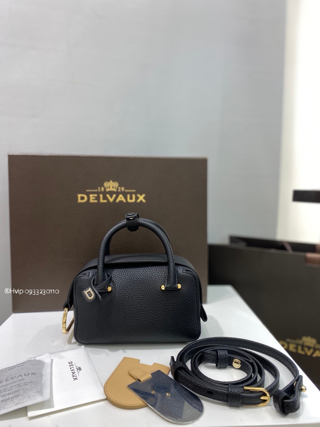Delvaux Cool Box Nano in Taurillon Soft AA0669AQY099ZDO black