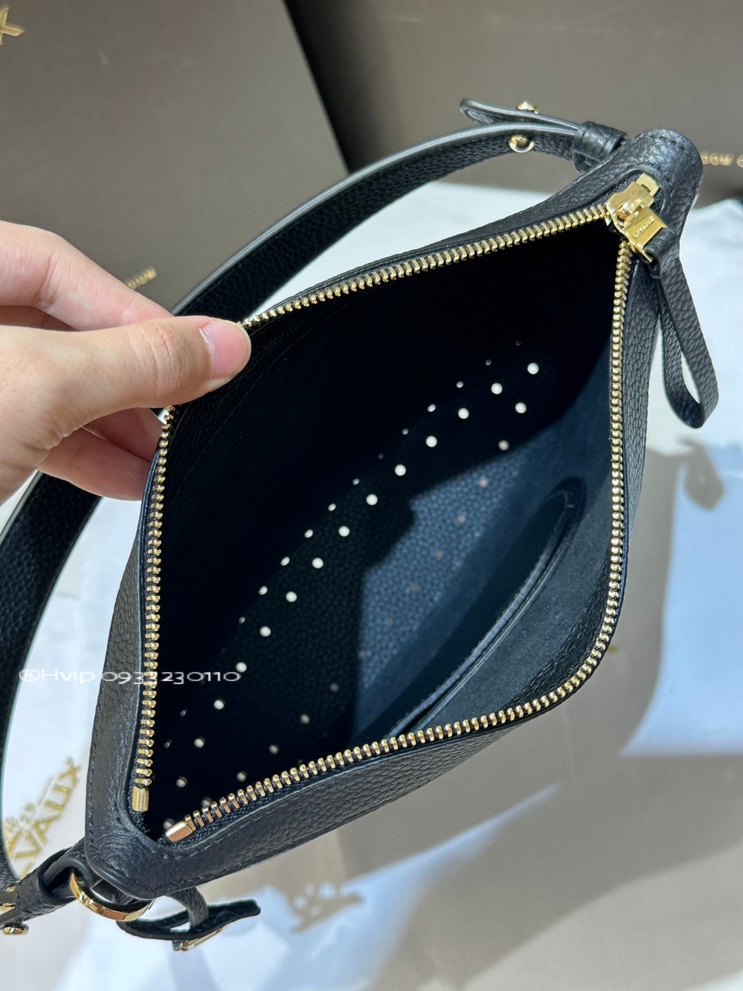 Delvaux Pin Swingin Taurillon Soft AA0601AQY black