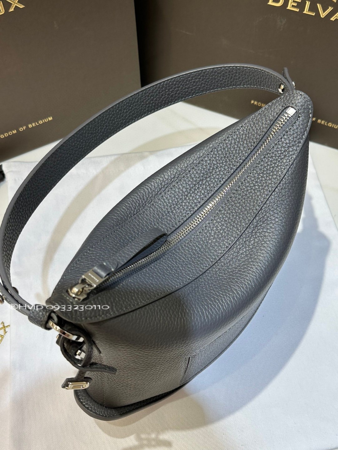 Delvaux Pin Swingin Taurillon Soft AA0601AQY gray