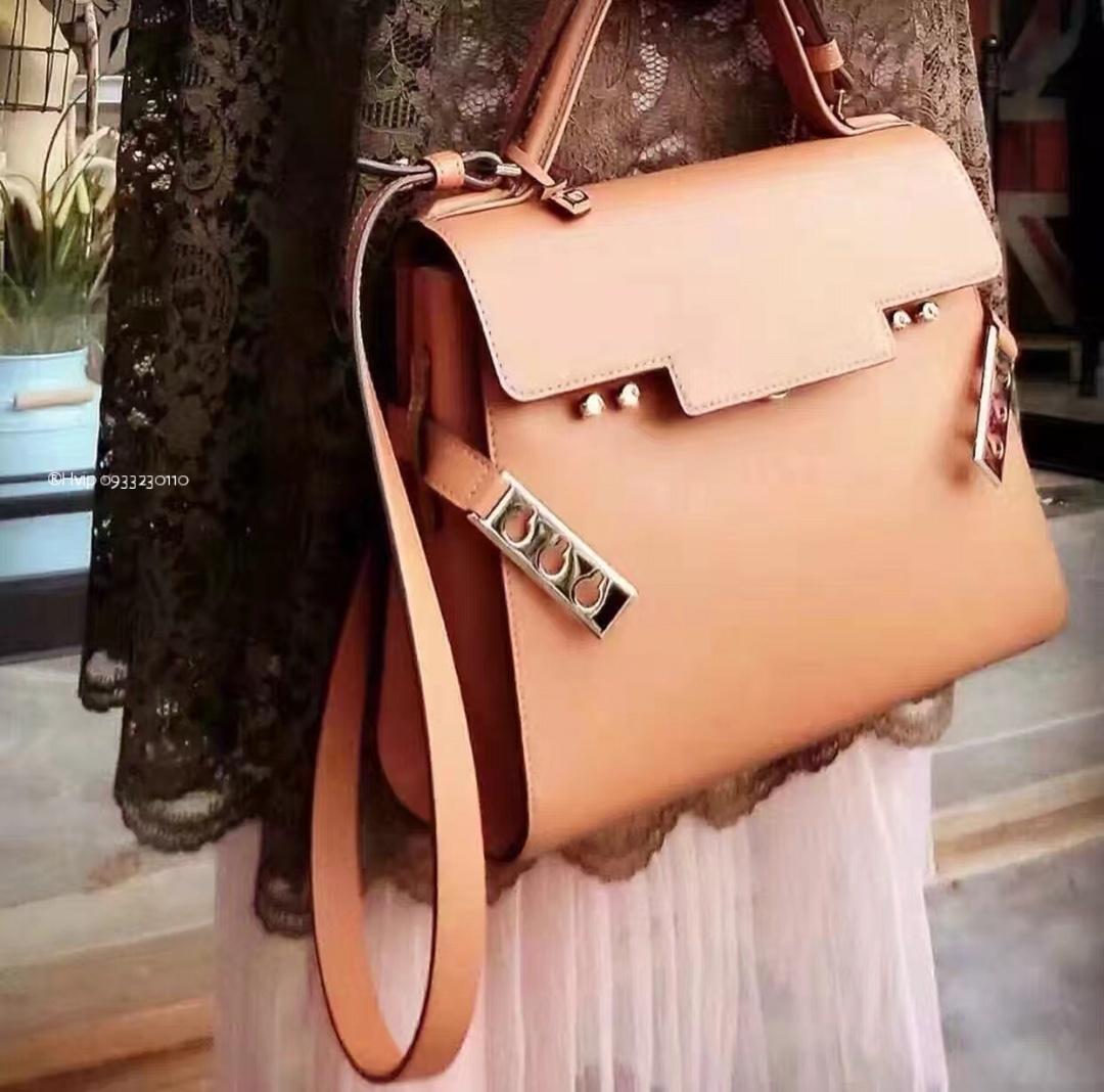 Delvaux Tempête MM in Silky Calf AA0611BQS Vegetal - Ivory