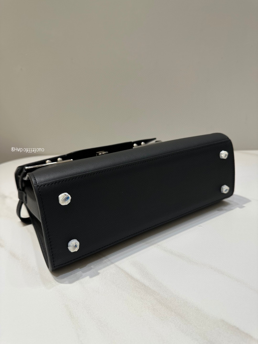 Delvaux Tempête MM in Silky Calf AA0611BQS099ZDO black PHW