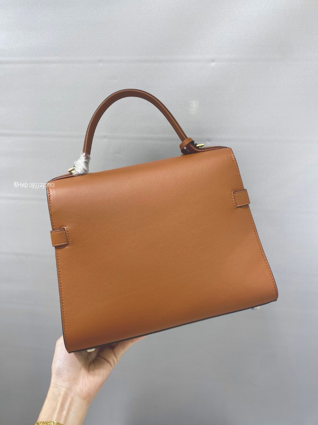 Delvaux Tempête MM in Silky Calf AA0611BQS Vegetal - Ivory