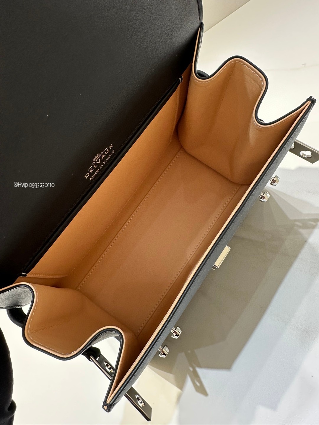 Delvaux Tempête PM in Silky Calf AA0612BQS099ZDO black PHW