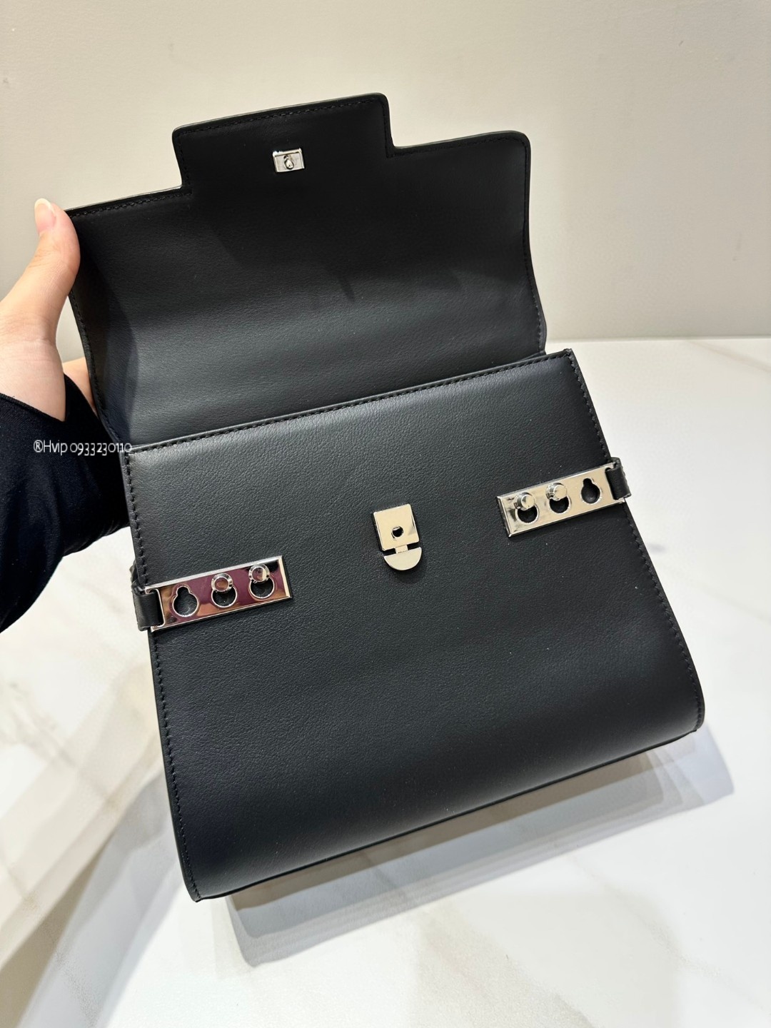 Delvaux Tempête PM in Silky Calf AA0612BQS099ZDO black PHW