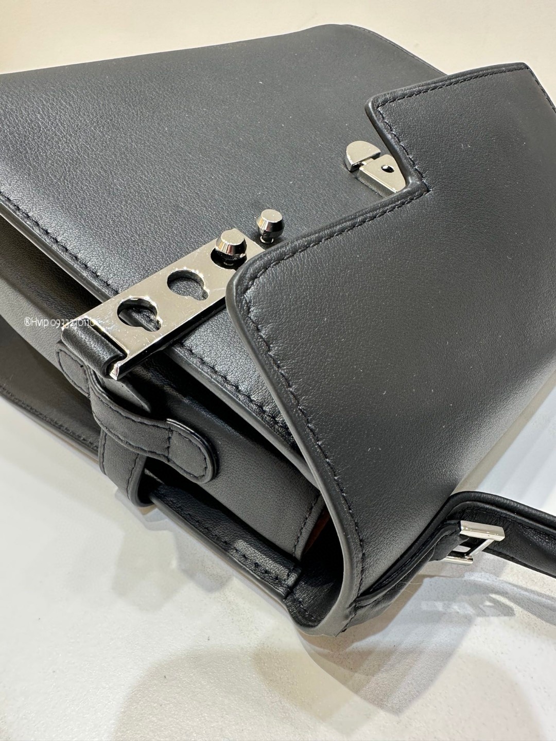 Delvaux Tempête PM in Silky Calf AA0612BQS099ZDO black PHW